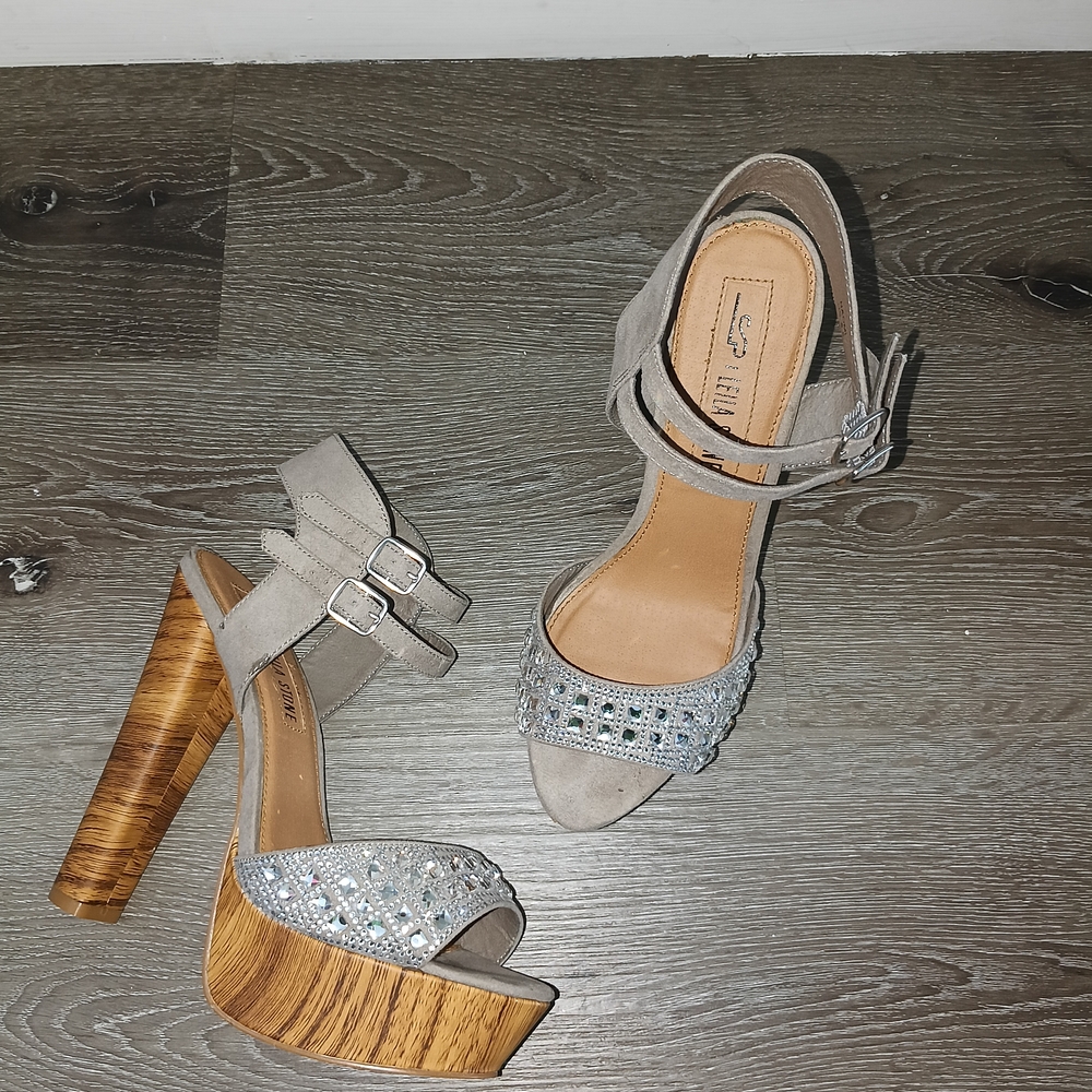 Leila Stone Gray and Wood Platform Heels